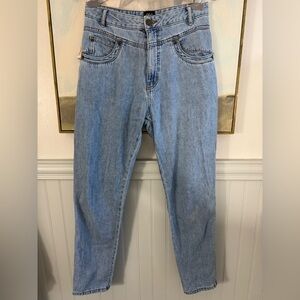 BDG Urban Outfitters High Rise Cowboy Cut Mom Jeans Medium Blue Size 27*